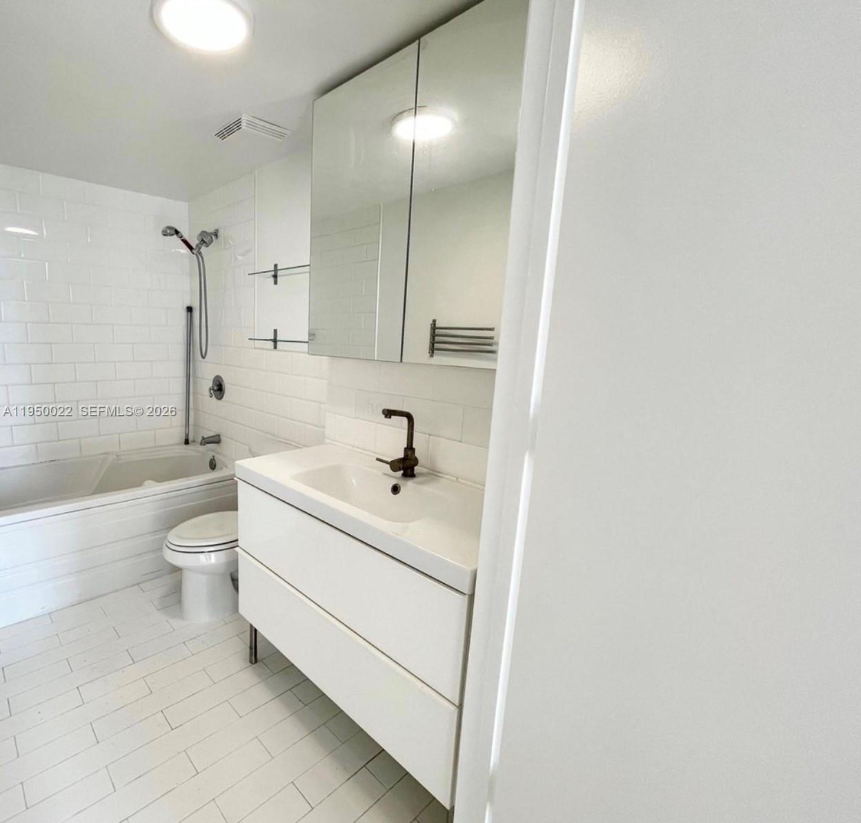 690 SW 1st Ct #2134, Miami FL 33130
