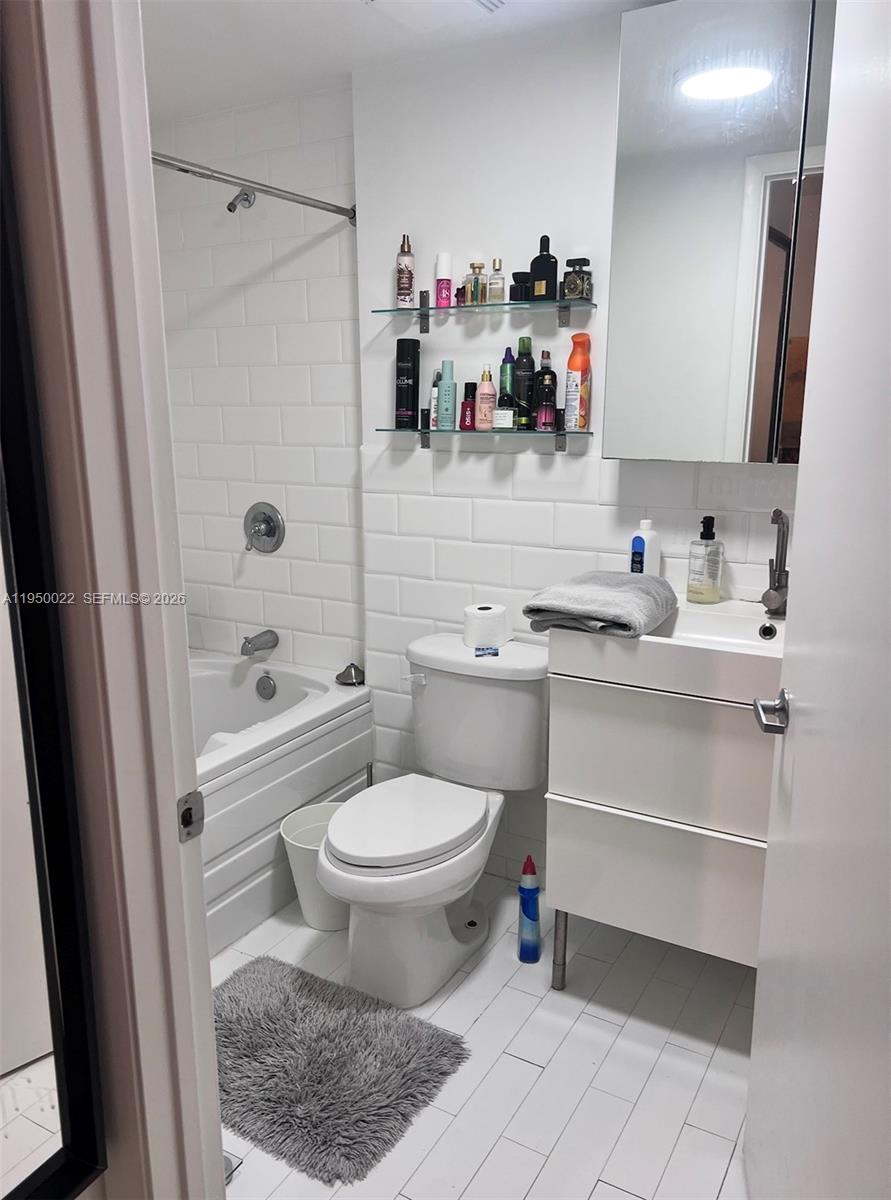 690 SW 1st Ct #2134, Miami FL 33130