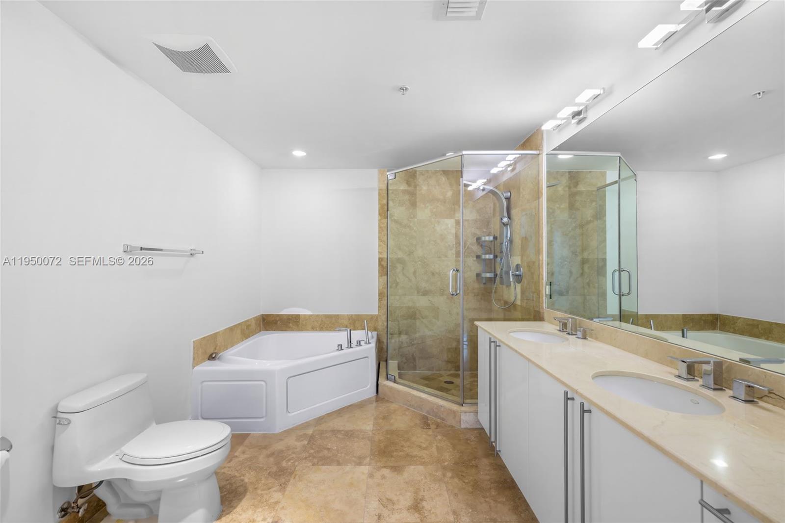 3030 NE 188th St #606, Aventura FL 33180