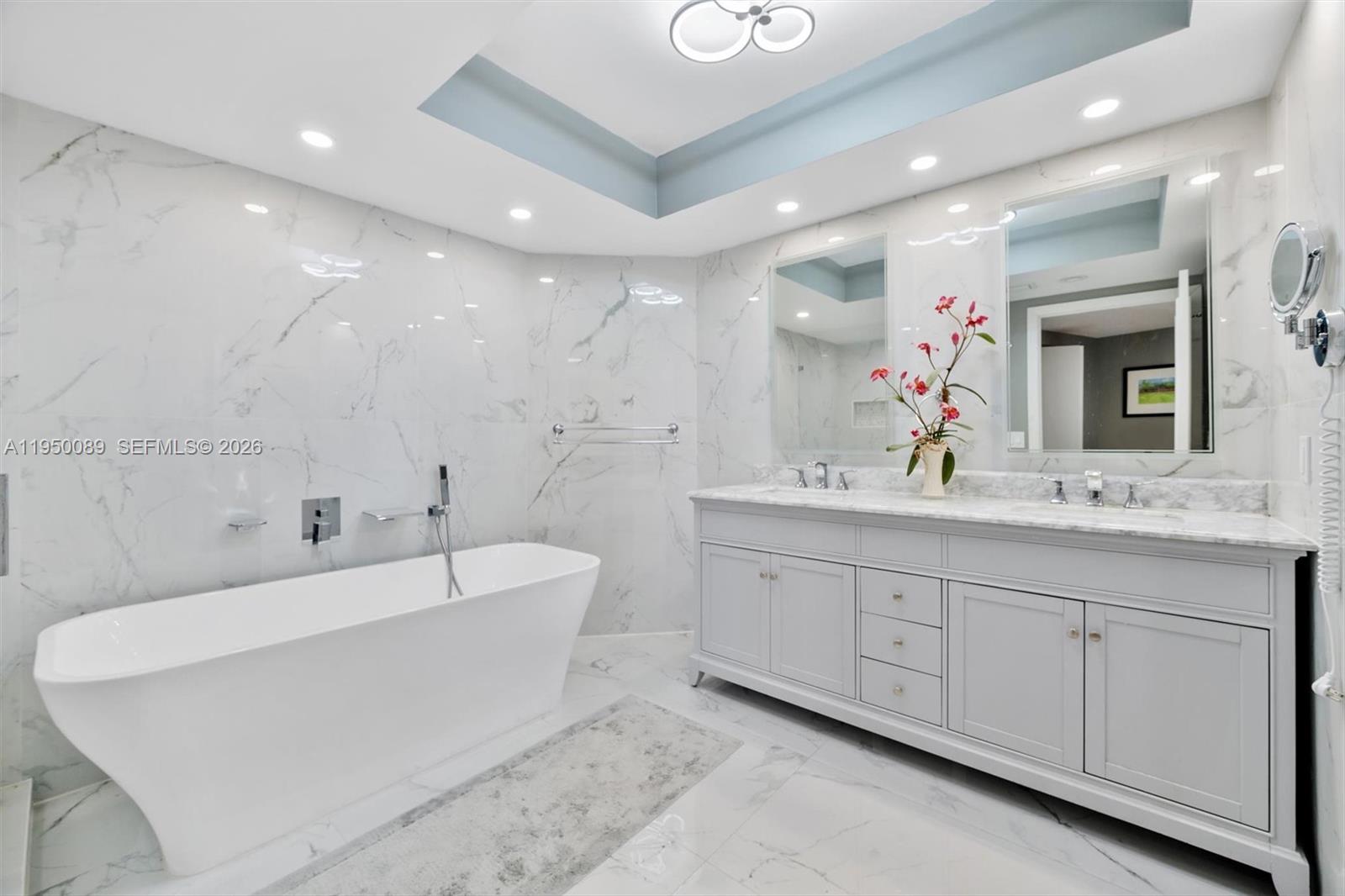 1000 E Island Blvd #803, Aventura FL 33160