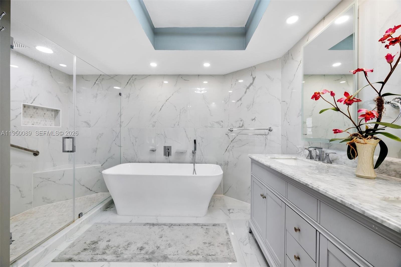 1000 E Island Blvd #803, Aventura FL 33160