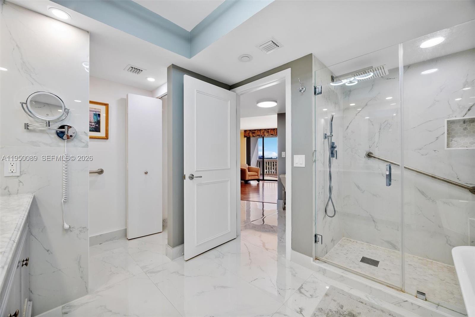 1000 E Island Blvd #803, Aventura FL 33160