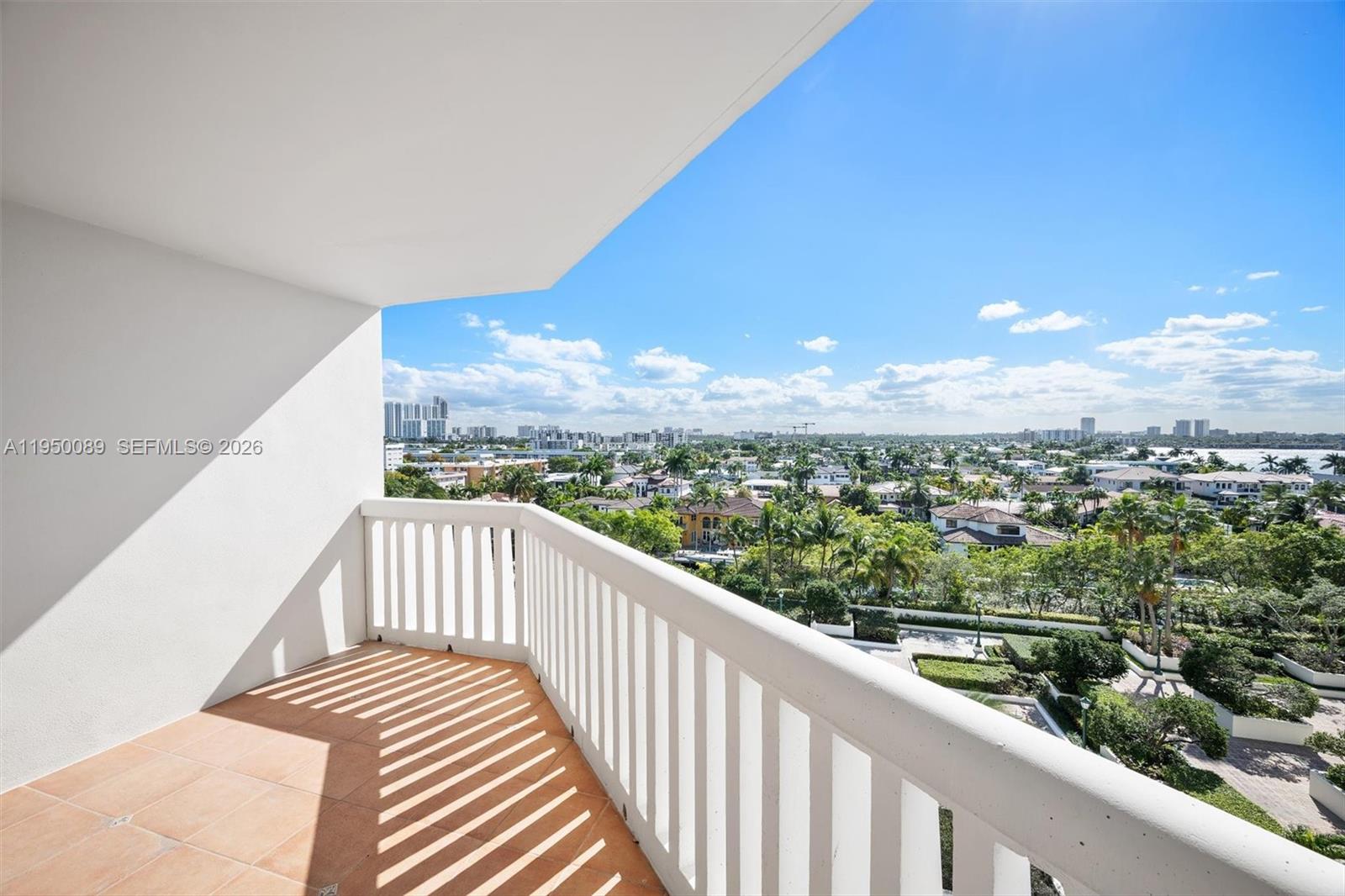 1000 E Island Blvd #803, Aventura FL 33160
