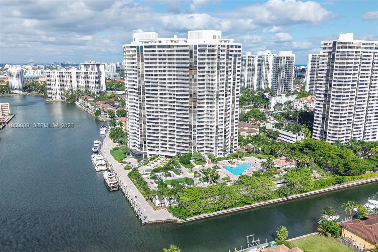 1000 E Island Blvd #803, Aventura FL 33160