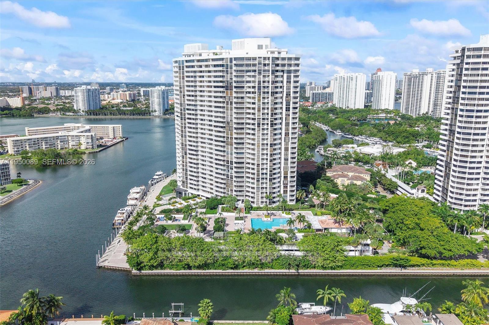 1000 E Island Blvd #803, Aventura FL 33160