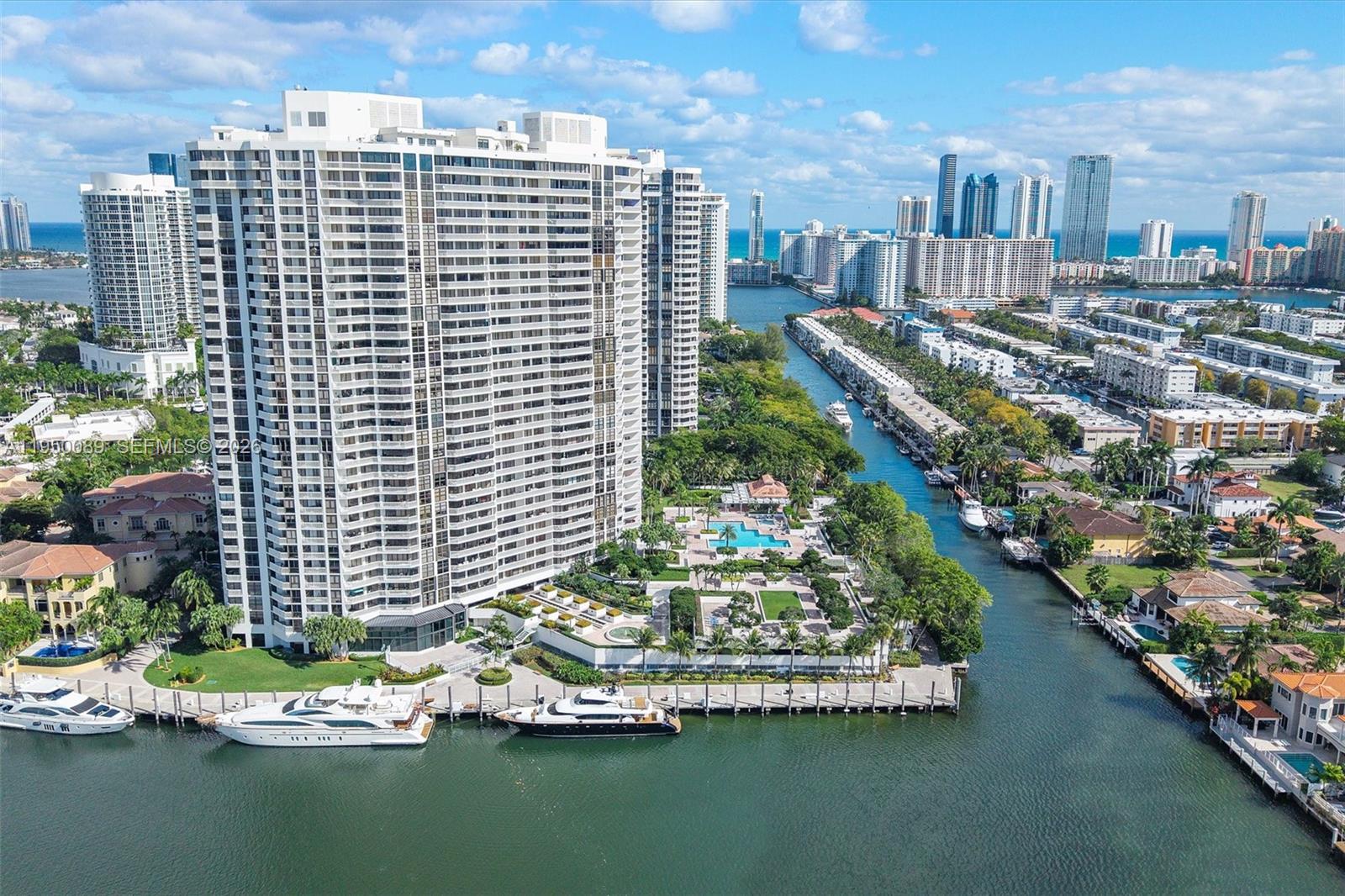 1000 E Island Blvd #803, Aventura FL 33160