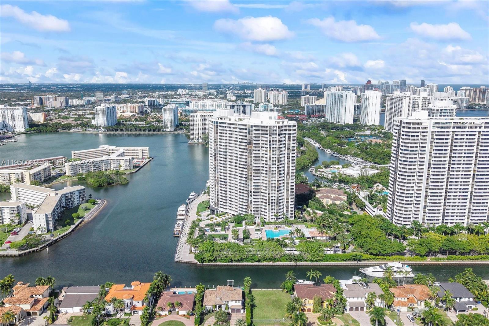 1000 E Island Blvd #803, Aventura FL 33160