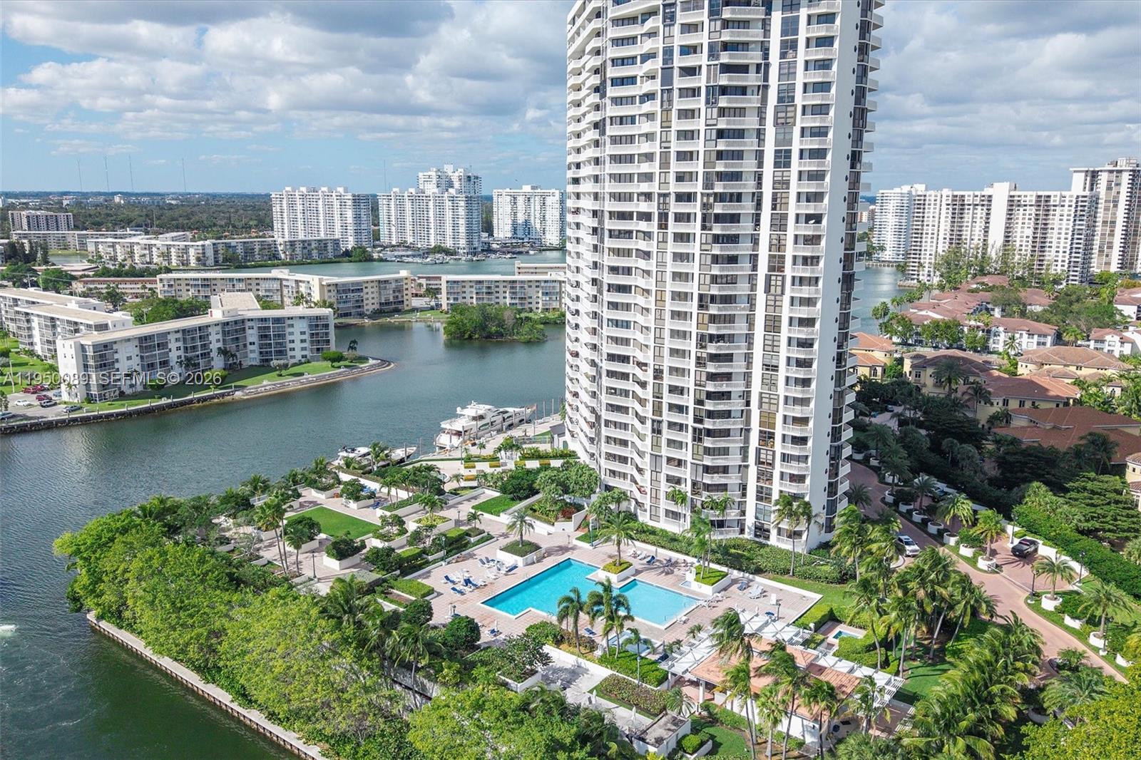 1000 E Island Blvd #803, Aventura FL 33160
