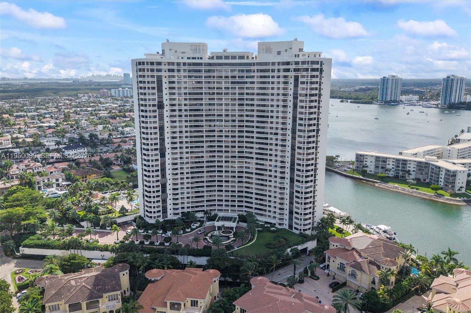 1000 E Island Blvd #803, Aventura FL 33160