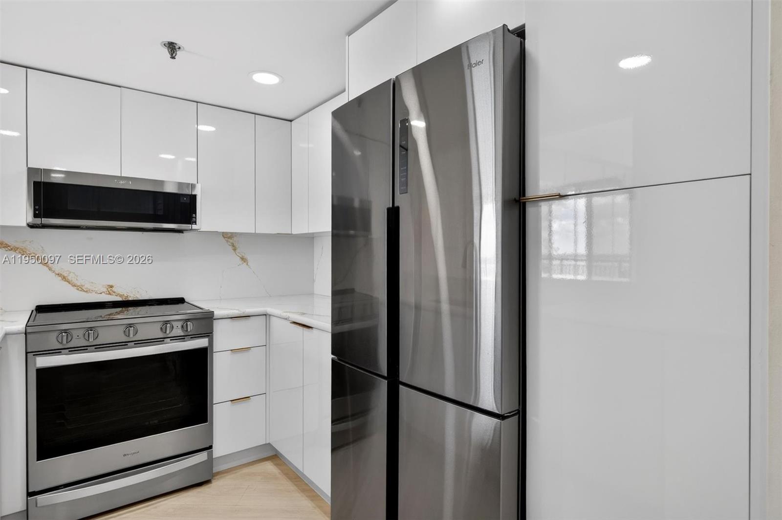 540 Brickell Key Dr #1715, Miami FL 33131