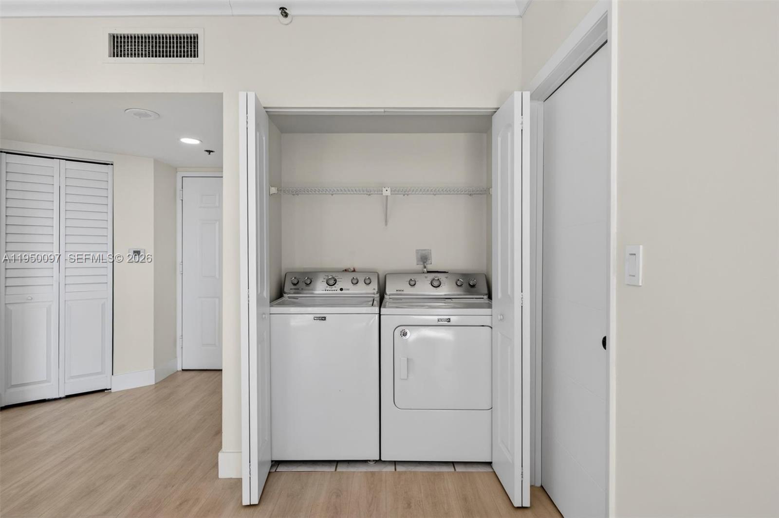540 Brickell Key Dr #1715, Miami FL 33131