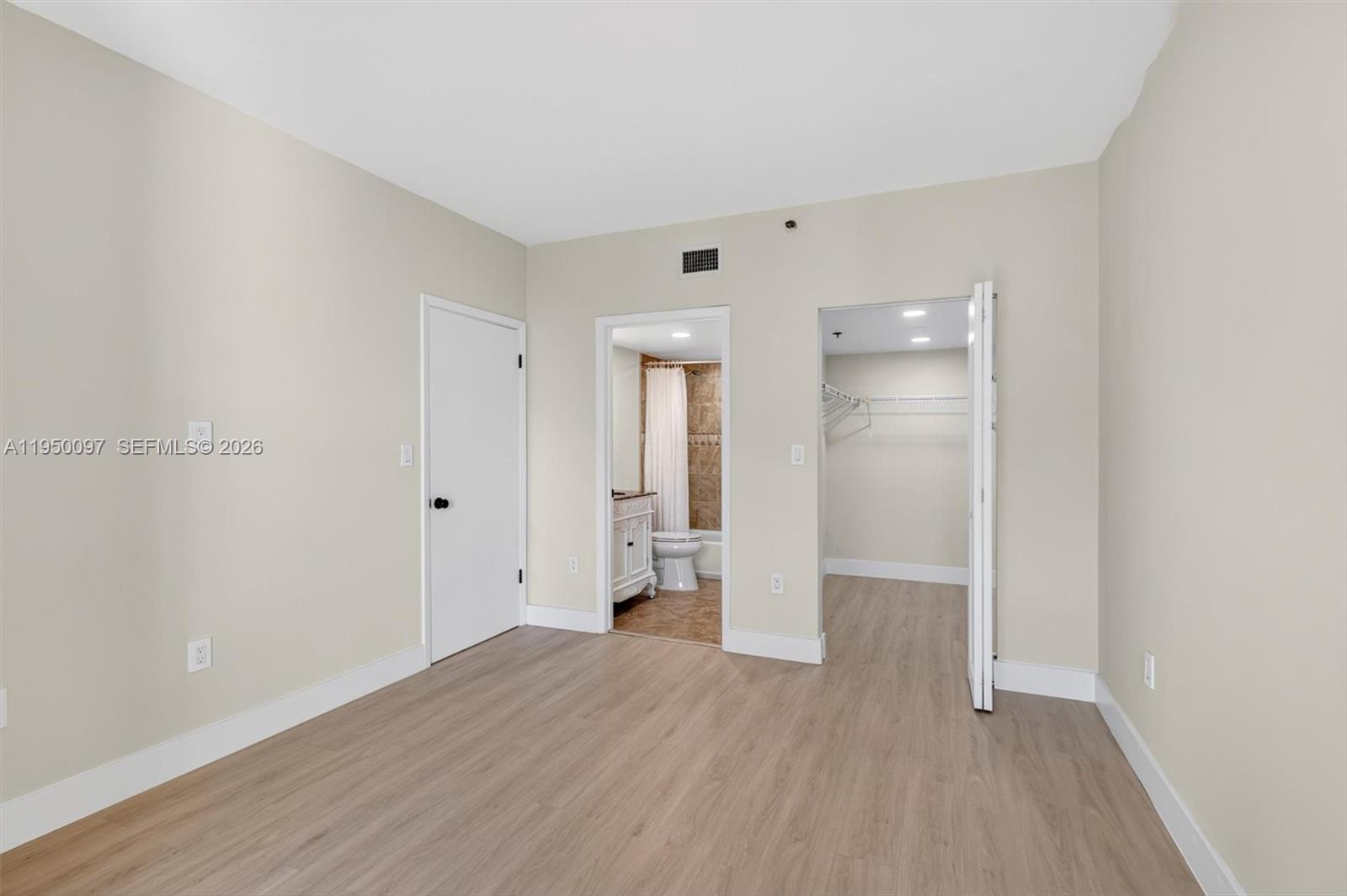 540 Brickell Key Dr #1715, Miami FL 33131