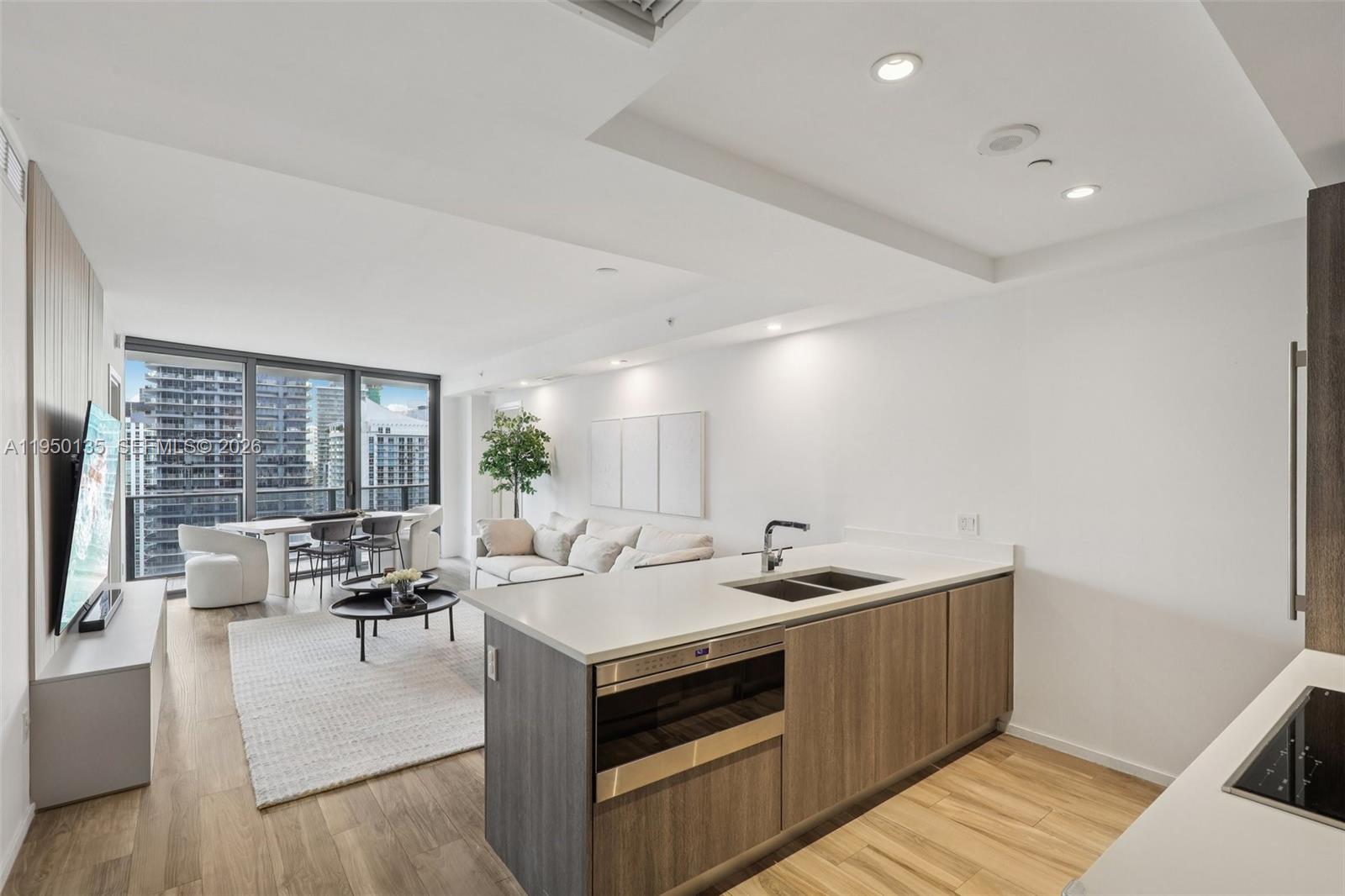 801 S Miami Ave #3802, Miami FL 33130