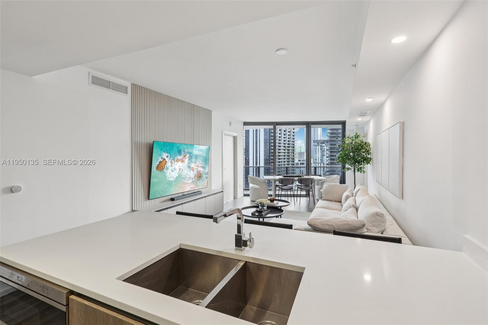 801 S Miami Ave #3802, Miami FL 33130