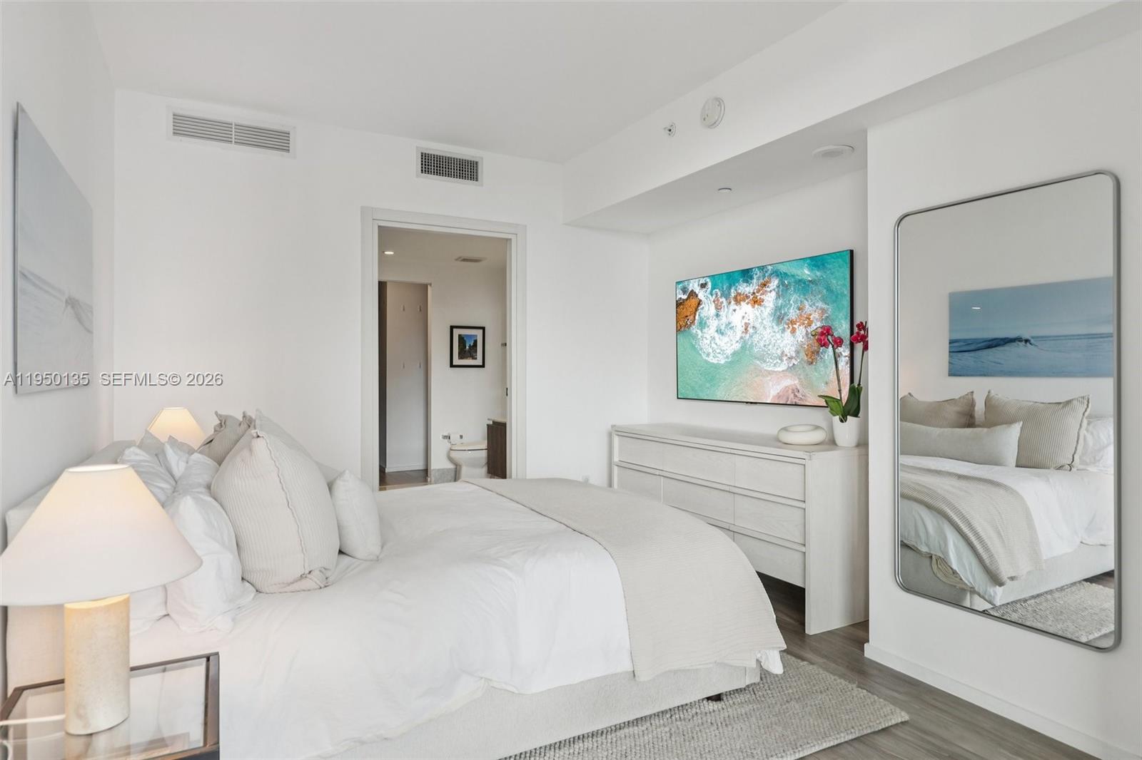 801 S Miami Ave #3802, Miami FL 33130