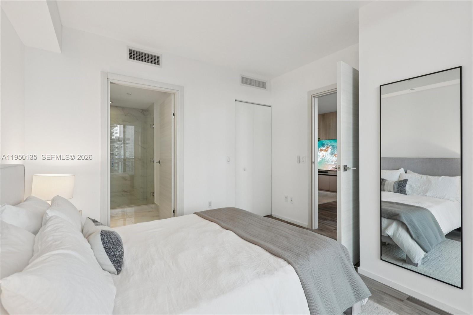 801 S Miami Ave #3802, Miami FL 33130
