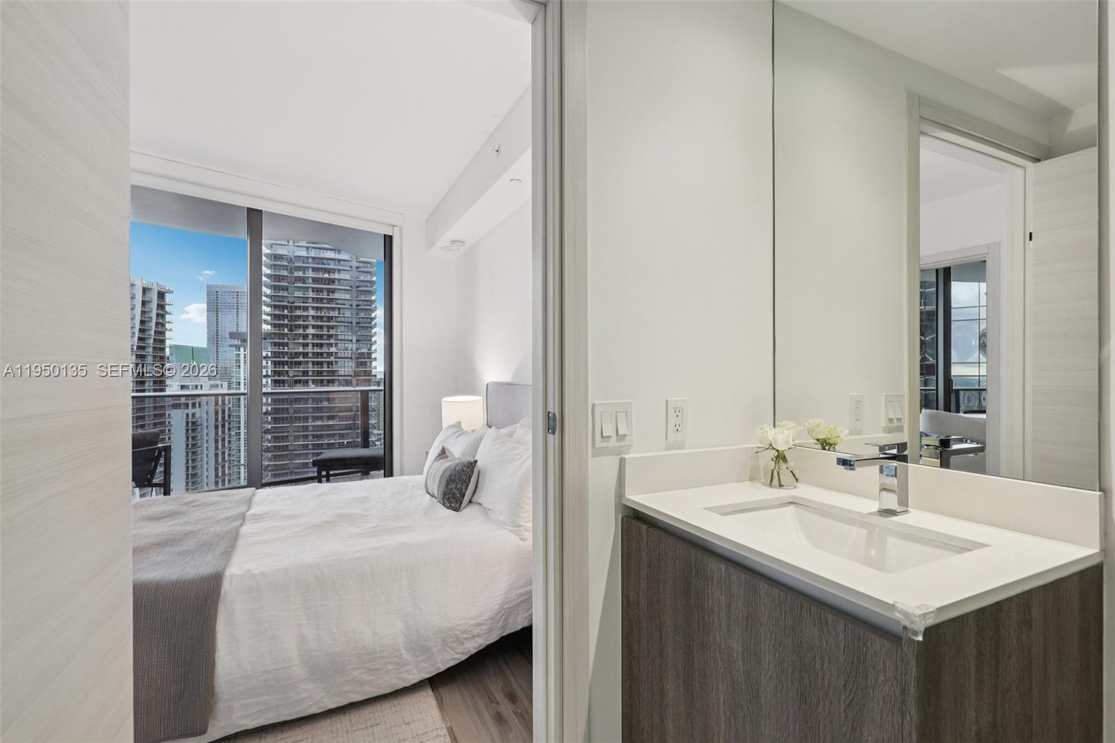 801 S Miami Ave #3802, Miami FL 33130