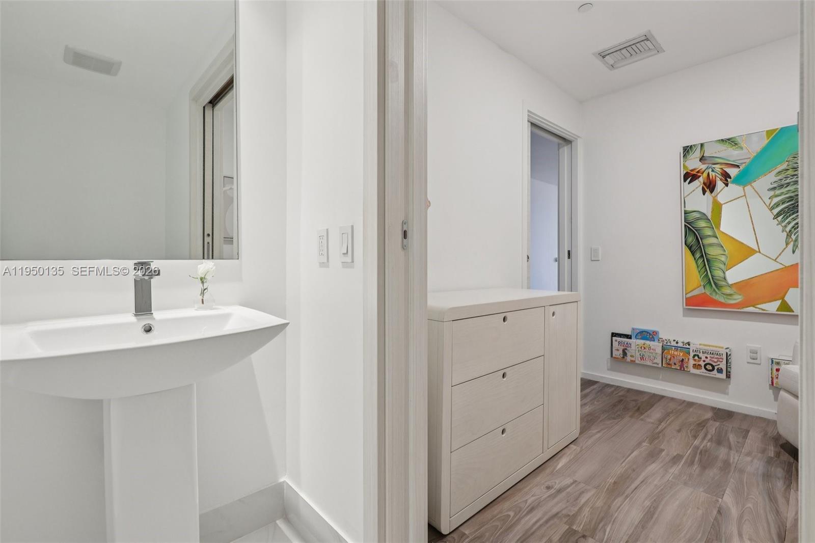 801 S Miami Ave #3802, Miami FL 33130