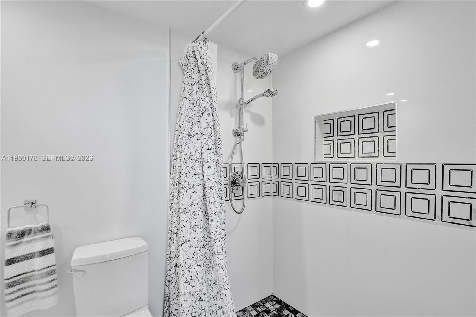 200 SE 5th Ave #405, Dania Beach FL 33004