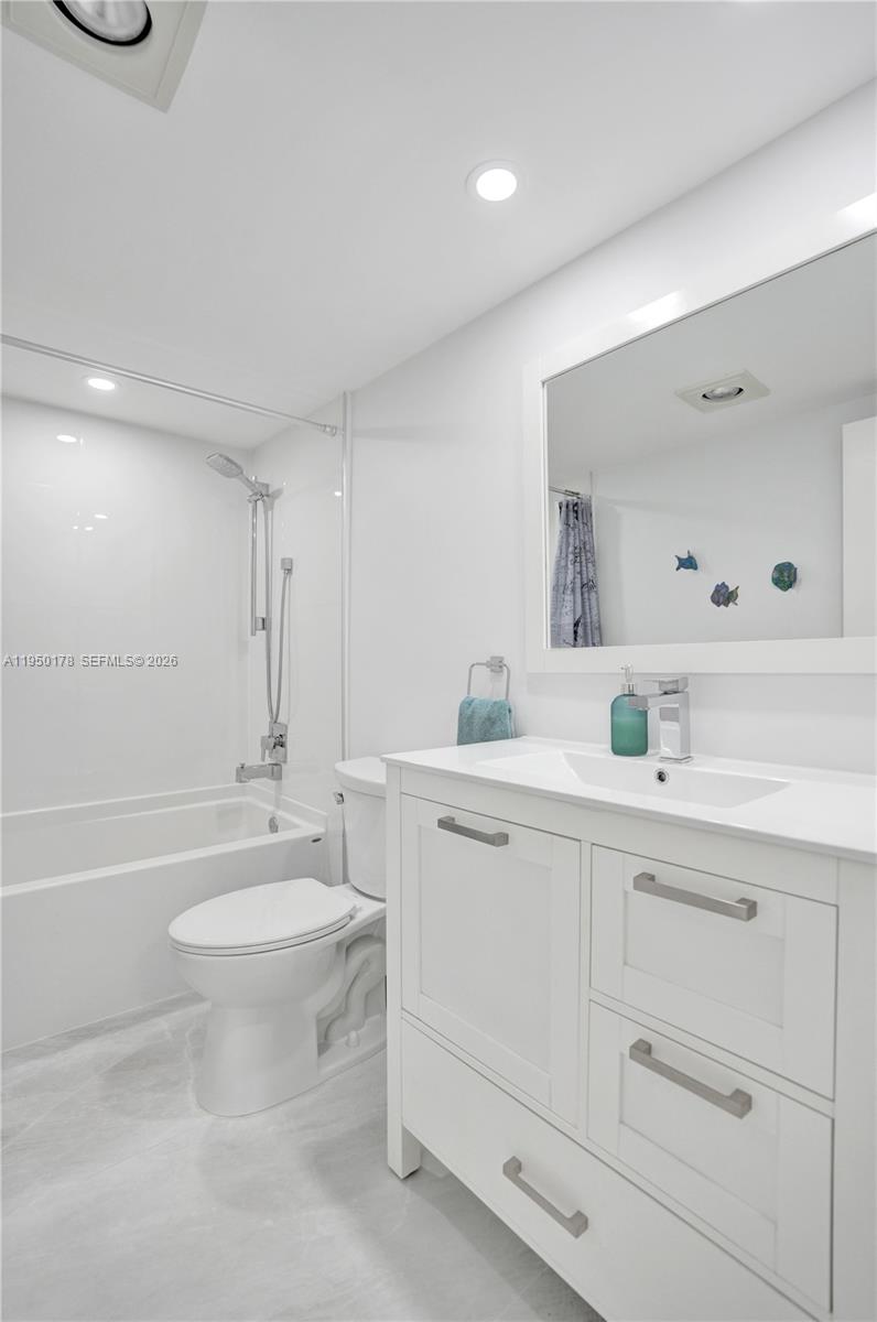 200 SE 5th Ave #405, Dania Beach FL 33004