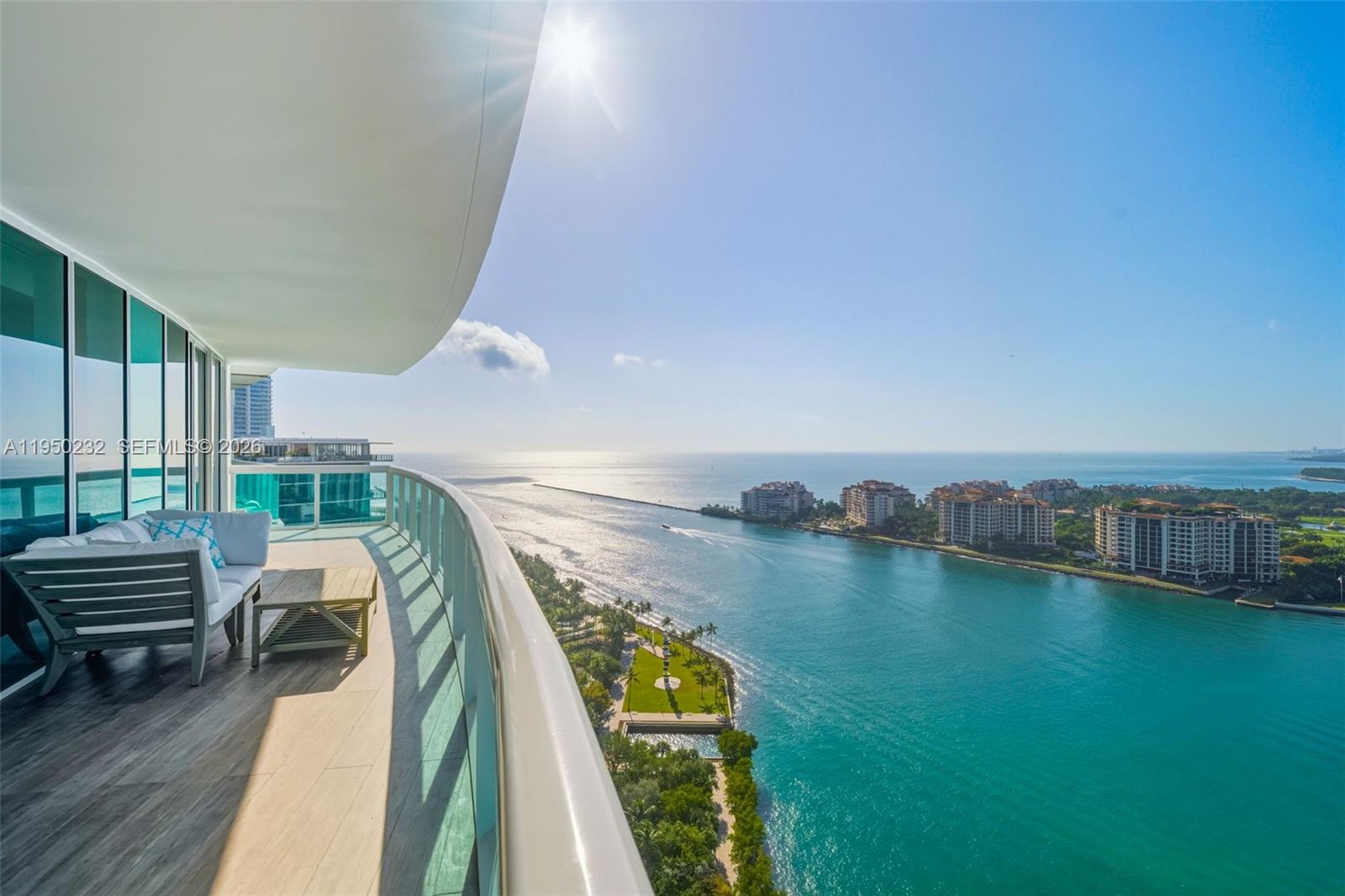 1000 S Pointe Dr #2802, Miami Beach FL 33139