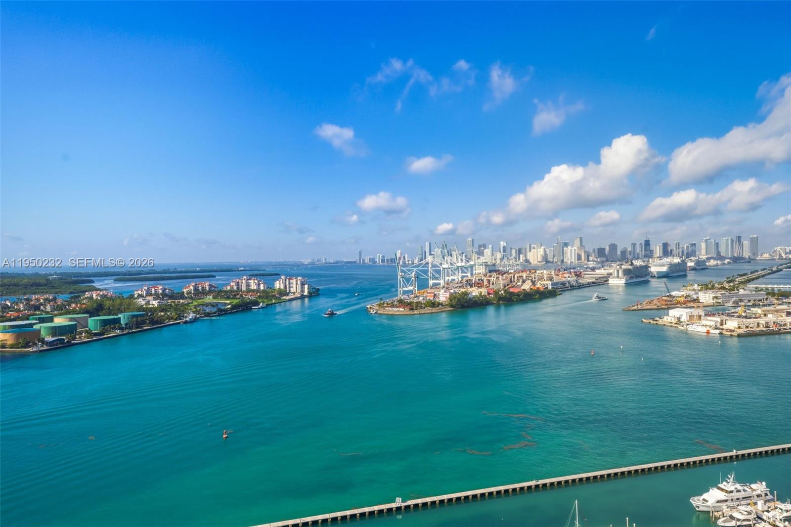 1000 S Pointe Dr #2802, Miami Beach FL 33139