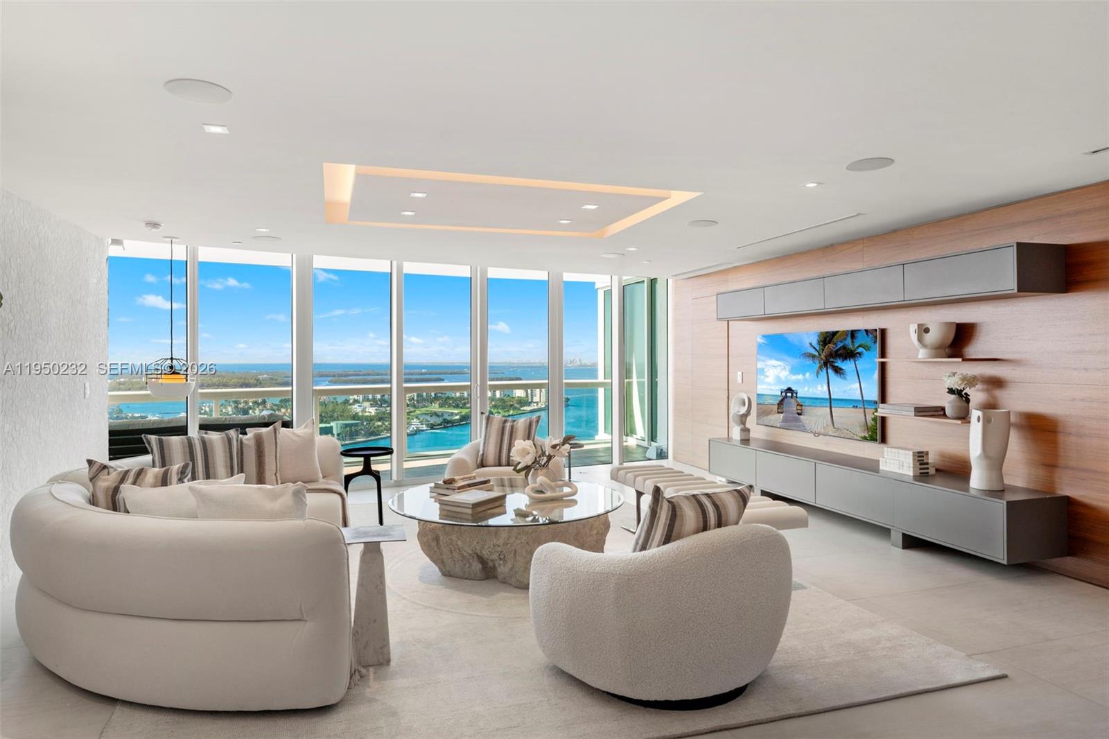 1000 S Pointe Dr #2802, Miami Beach FL 33139