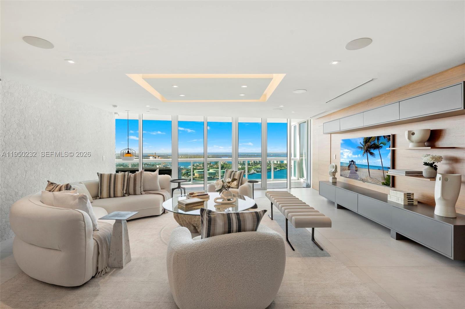 1000 S Pointe Dr #2802, Miami Beach FL 33139