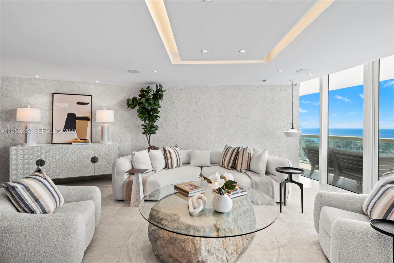 1000 S Pointe Dr #2802, Miami Beach FL 33139