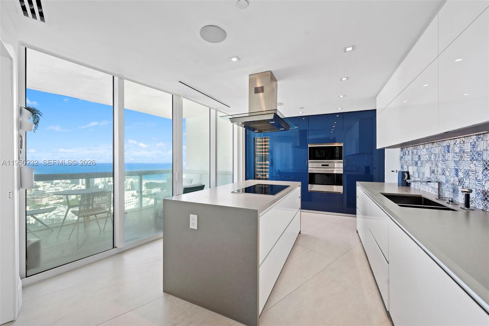 1000 S Pointe Dr #2802, Miami Beach FL 33139