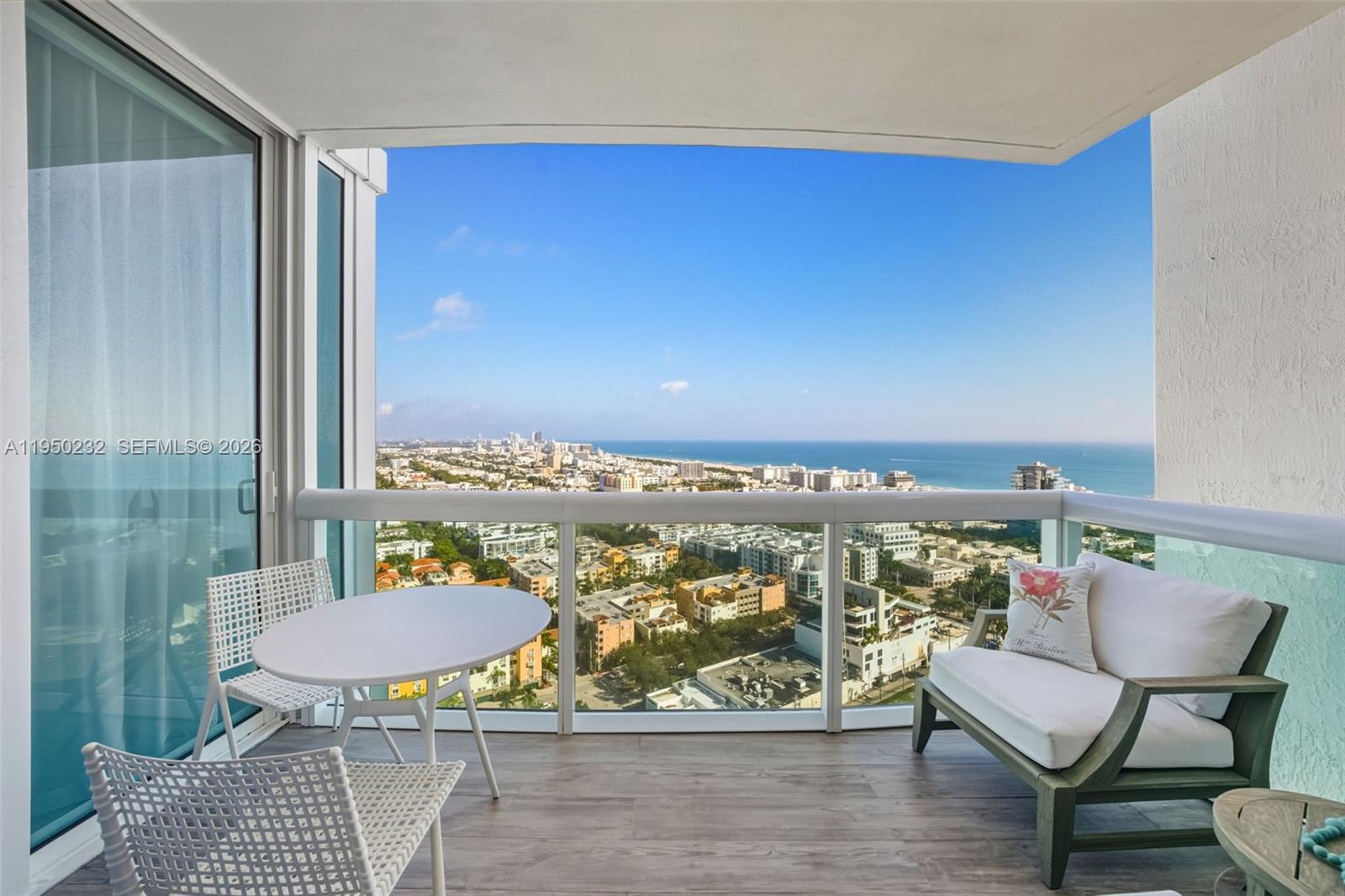 1000 S Pointe Dr #2802, Miami Beach FL 33139