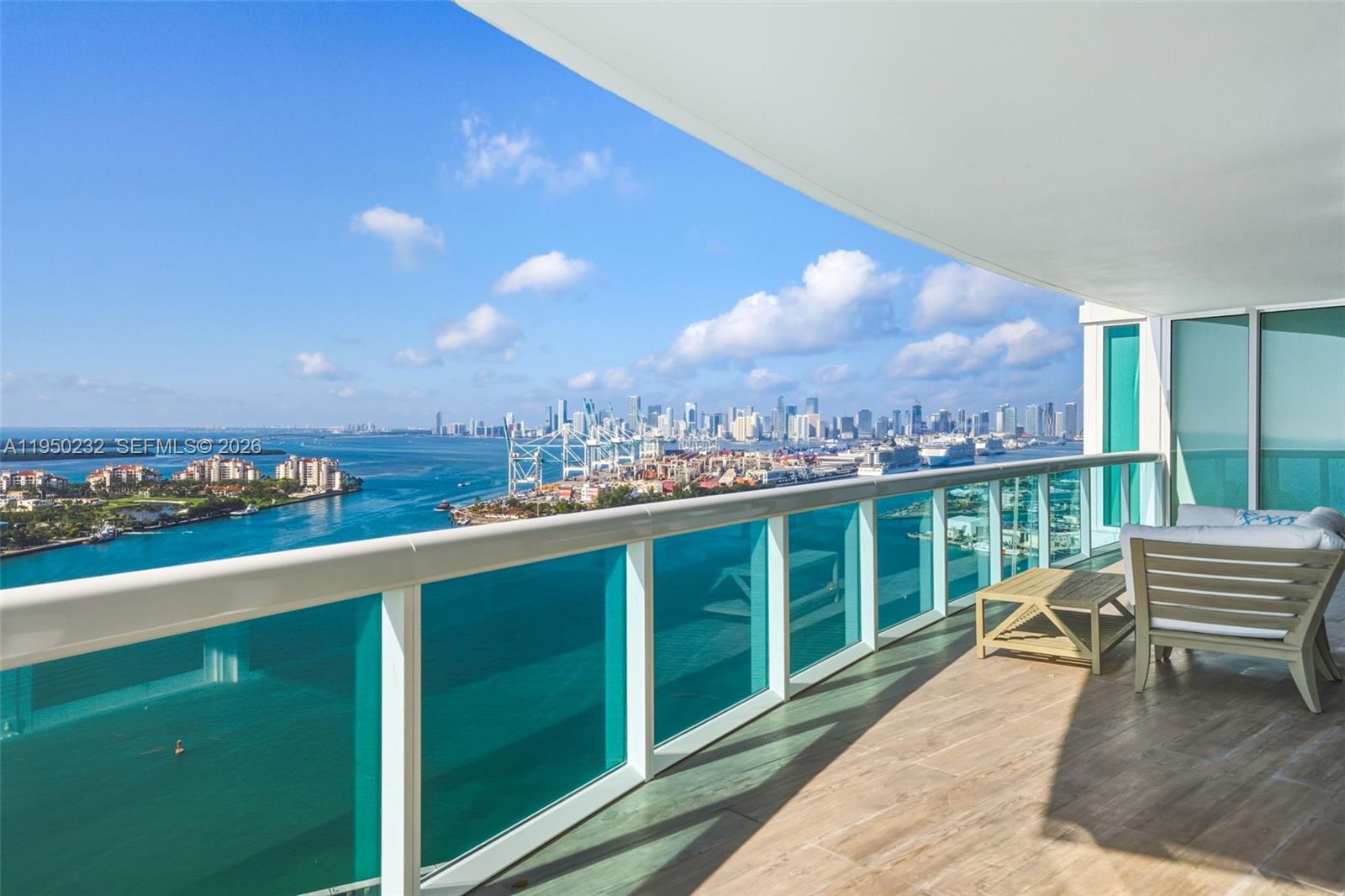 1000 S Pointe Dr #2802, Miami Beach FL 33139