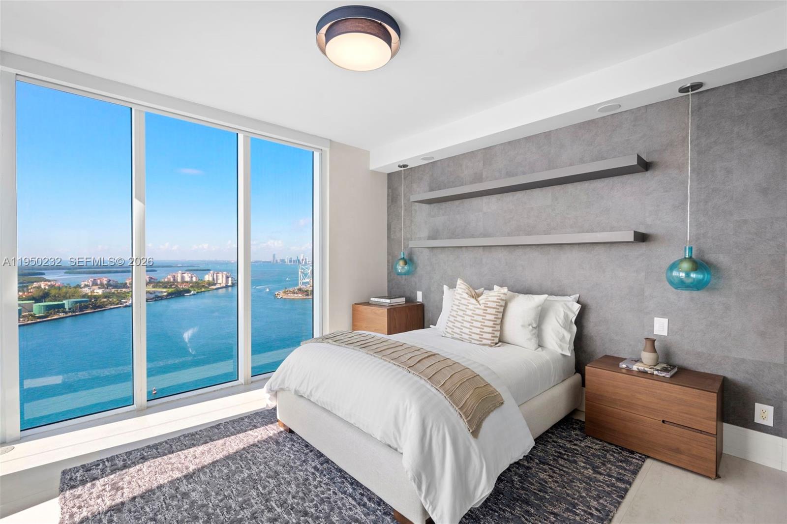 1000 S Pointe Dr #2802, Miami Beach FL 33139