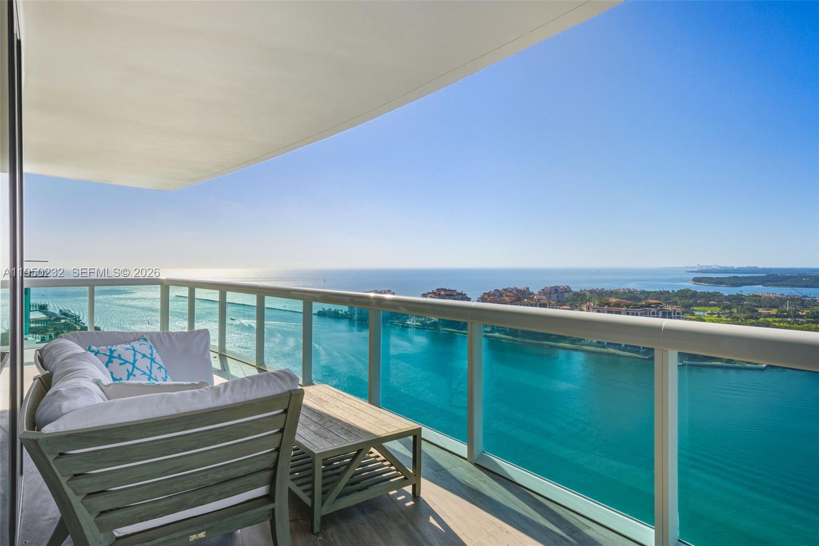 1000 S Pointe Dr #2802, Miami Beach FL 33139