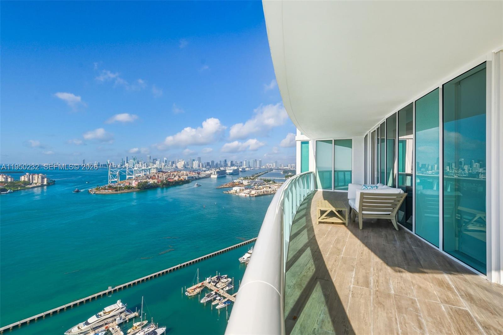 1000 S Pointe Dr #2802, Miami Beach FL 33139