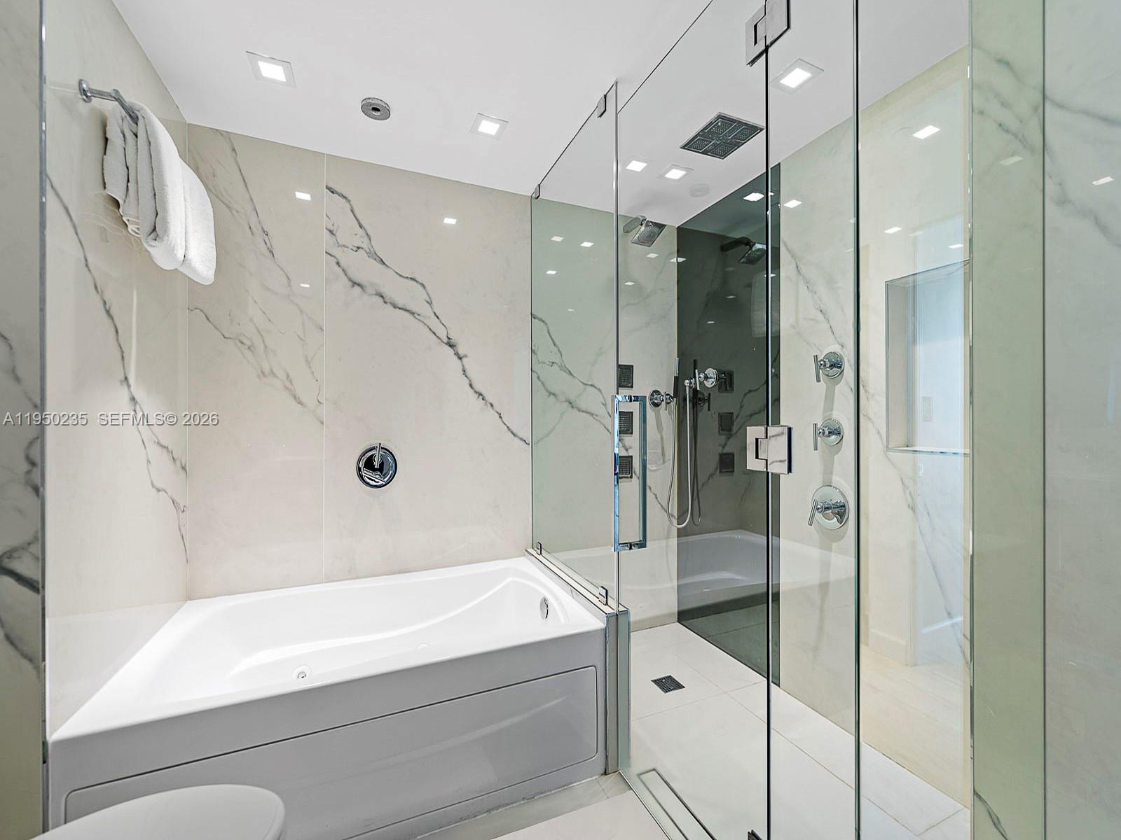 500 Brickell Ave #2203, Miami FL 33131