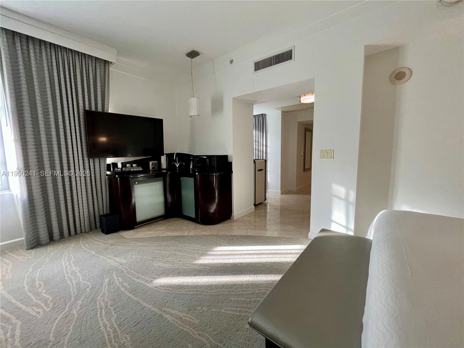 4391 Collins Ave #419, Miami Beach FL 33140