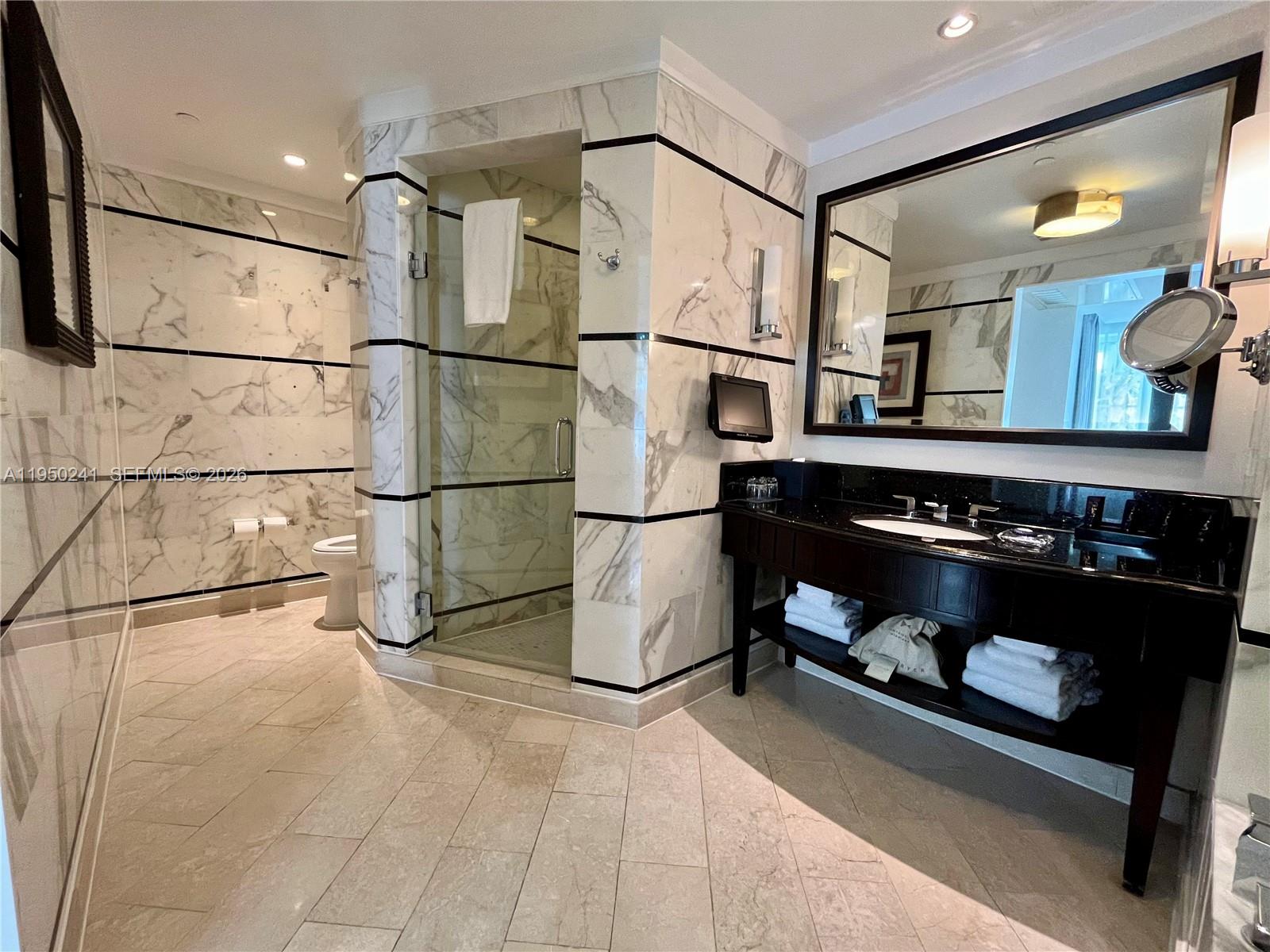 4391 Collins Ave #419, Miami Beach FL 33140