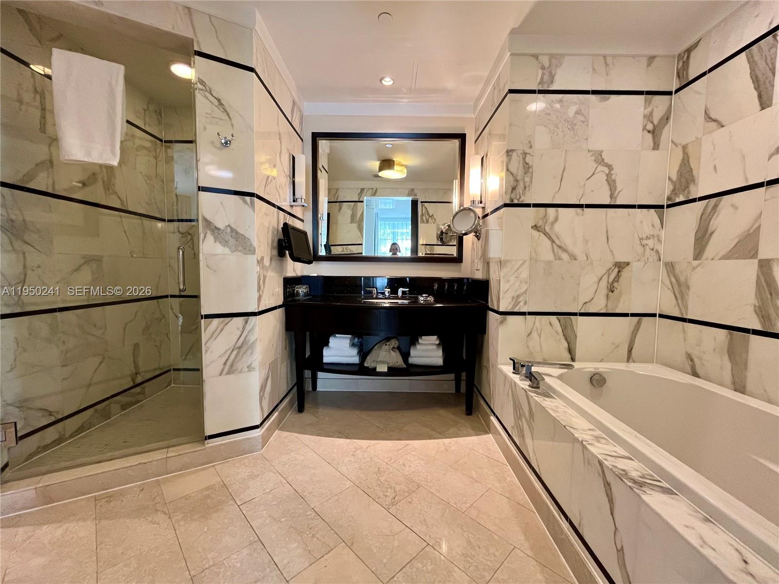 4391 Collins Ave #419, Miami Beach FL 33140