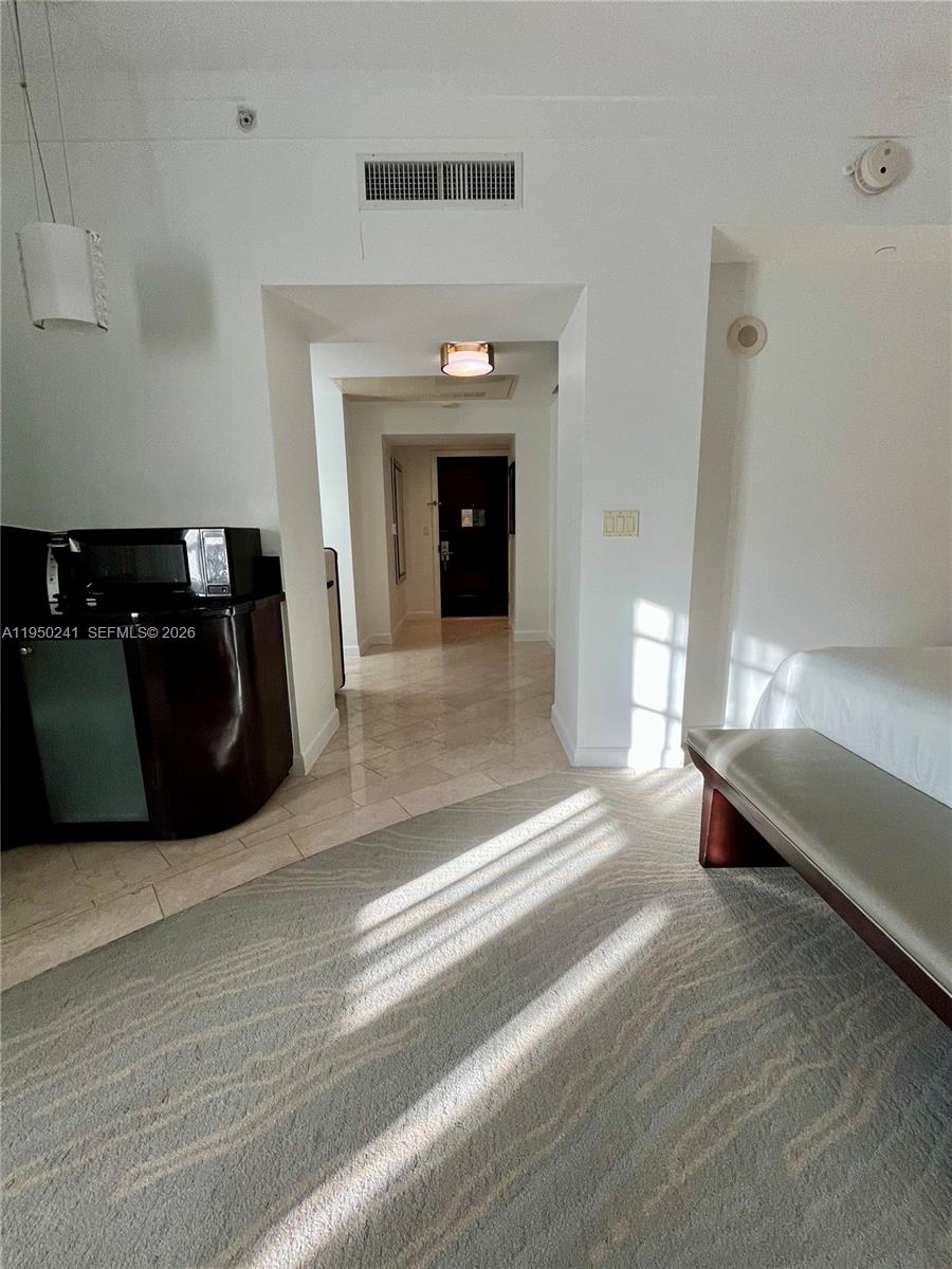4391 Collins Ave #419, Miami Beach FL 33140