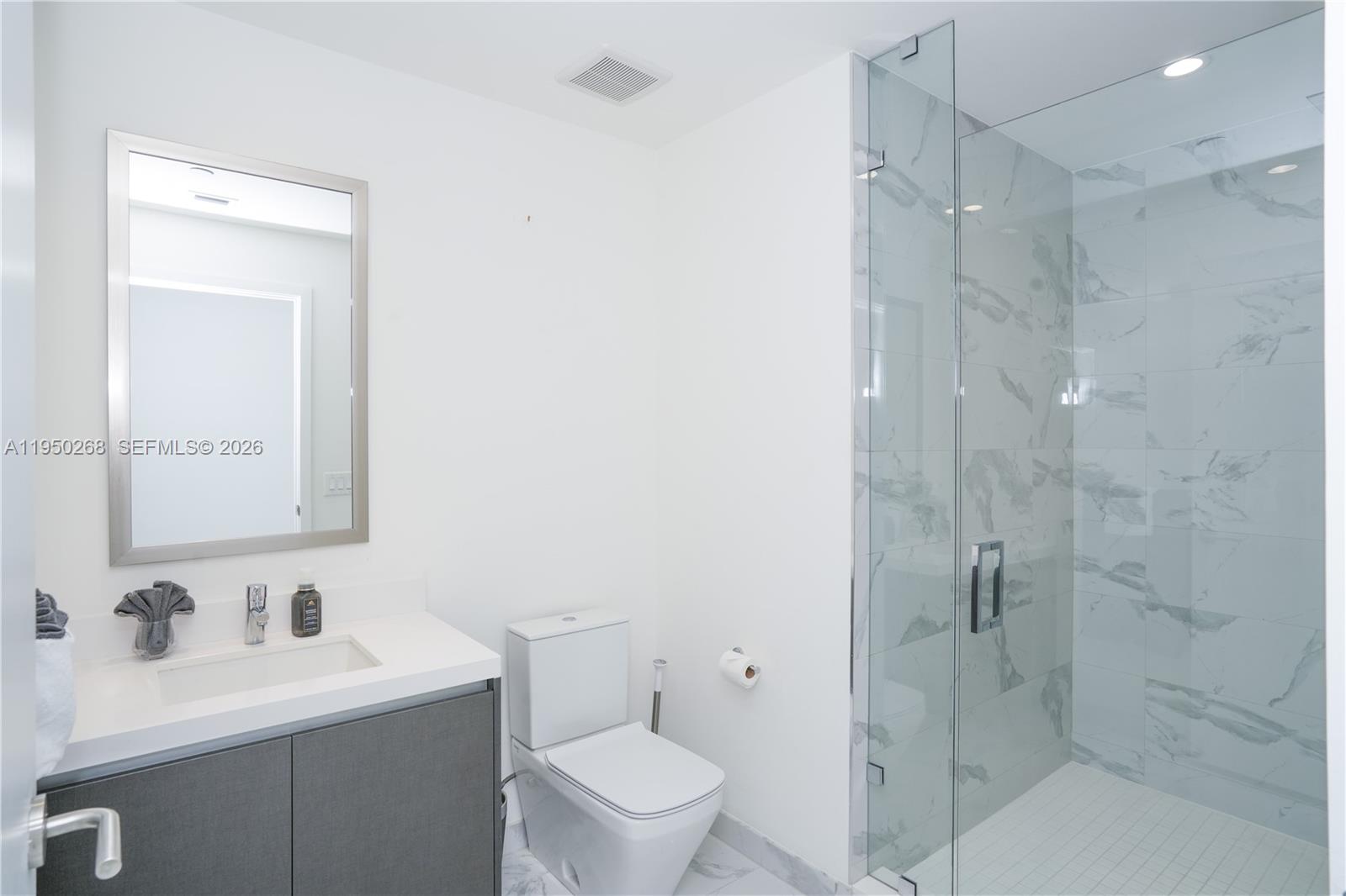 851 NE 1st Ave #2101, Miami FL 33132