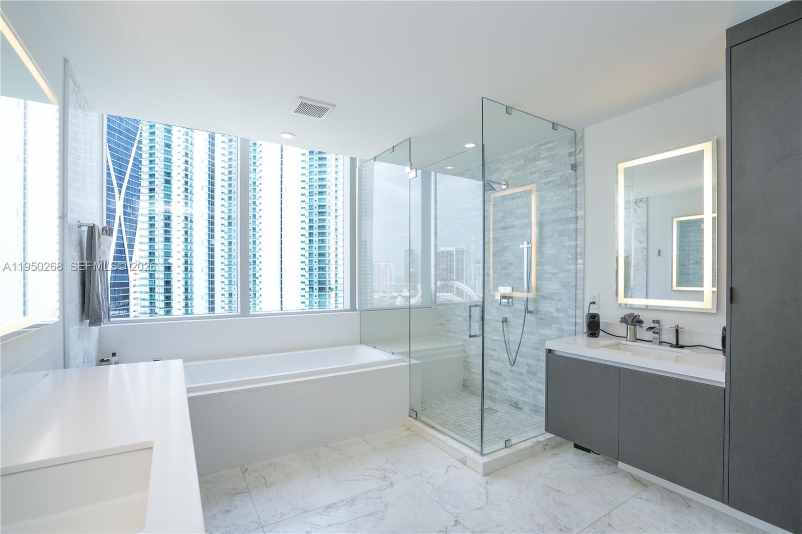 851 NE 1st Ave #2101, Miami FL 33132