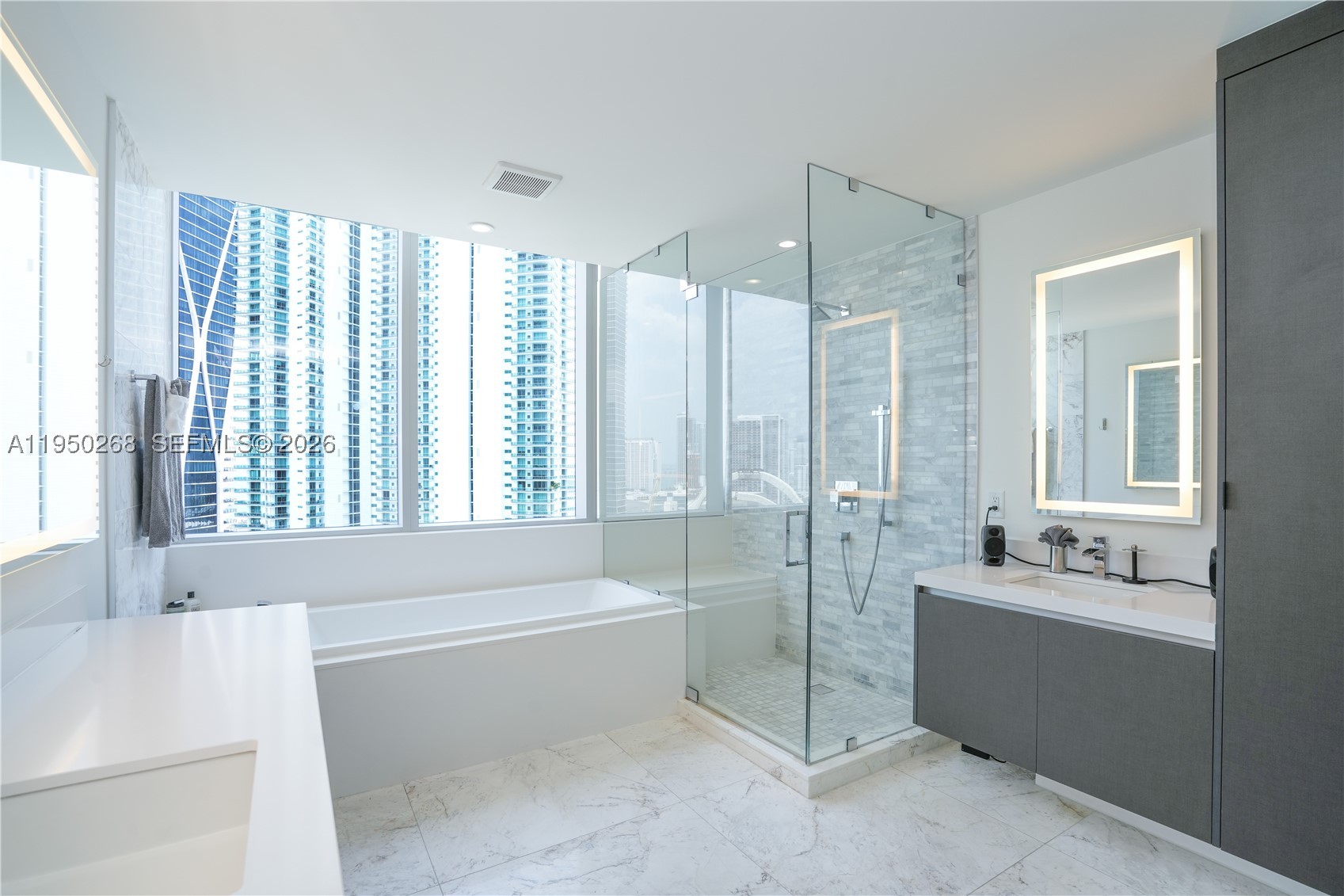 851 NE 1st Ave #2101, Miami FL 33132