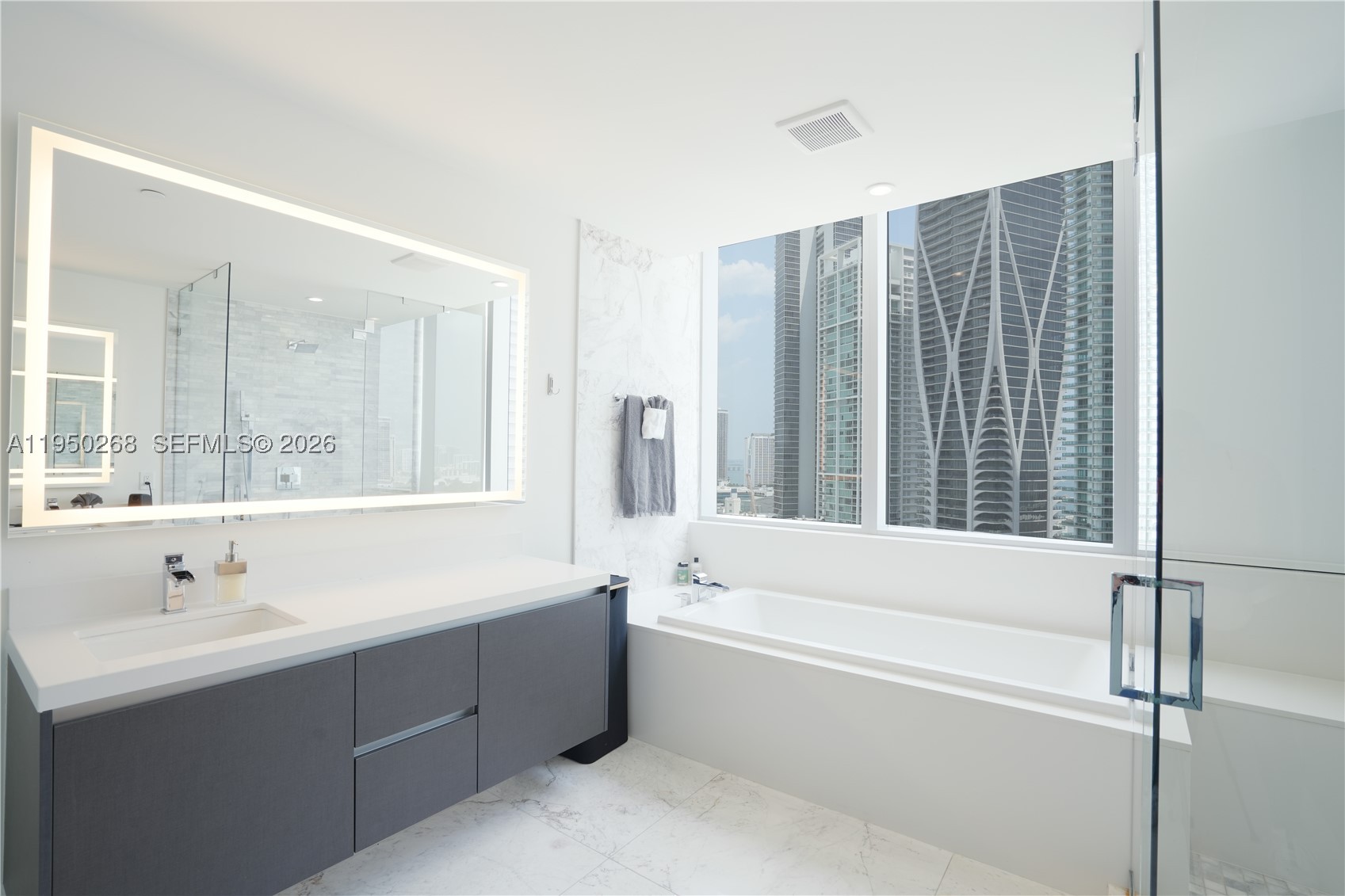 851 NE 1st Ave #2101, Miami FL 33132