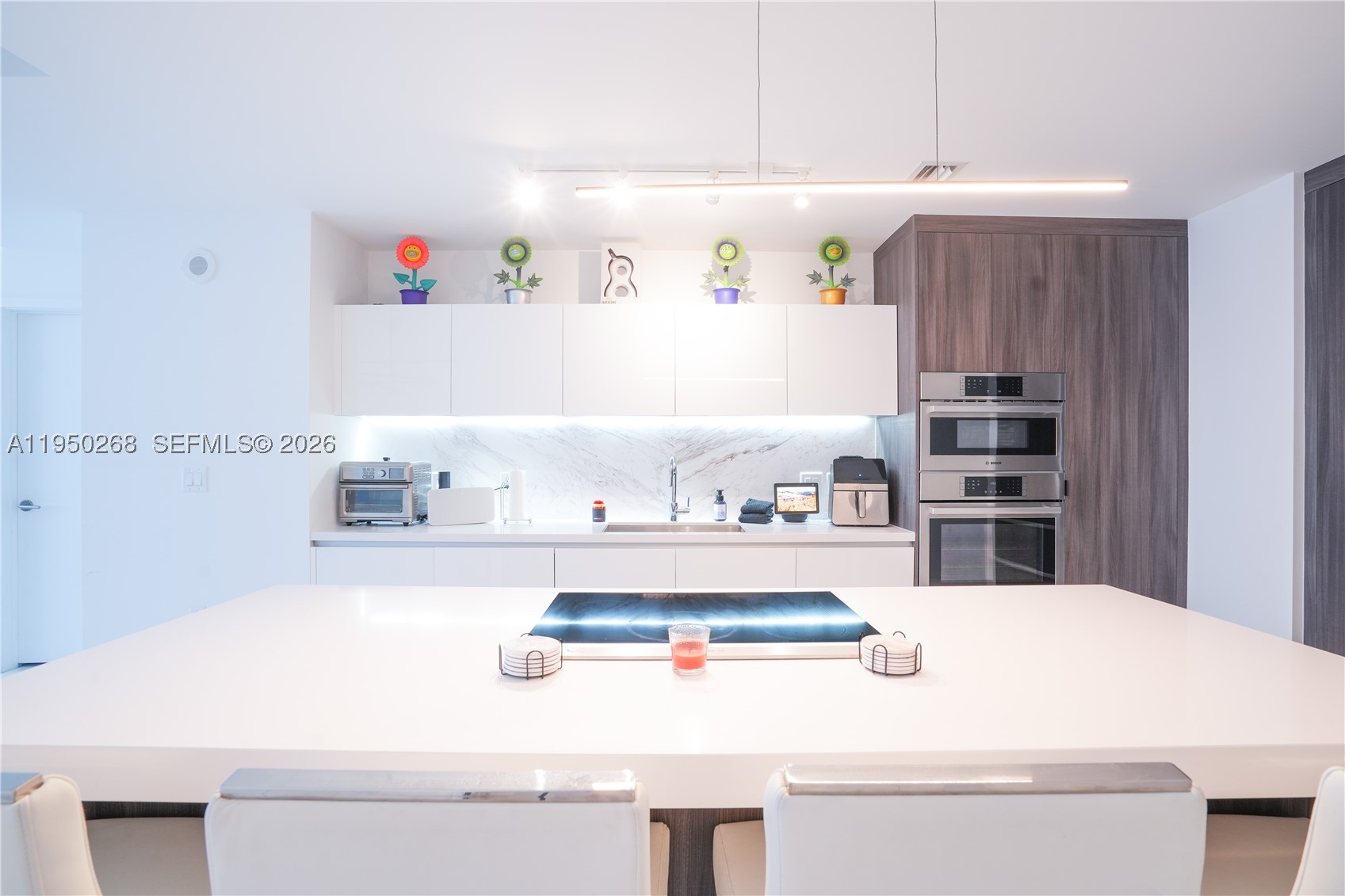 851 NE 1st Ave #2101, Miami FL 33132