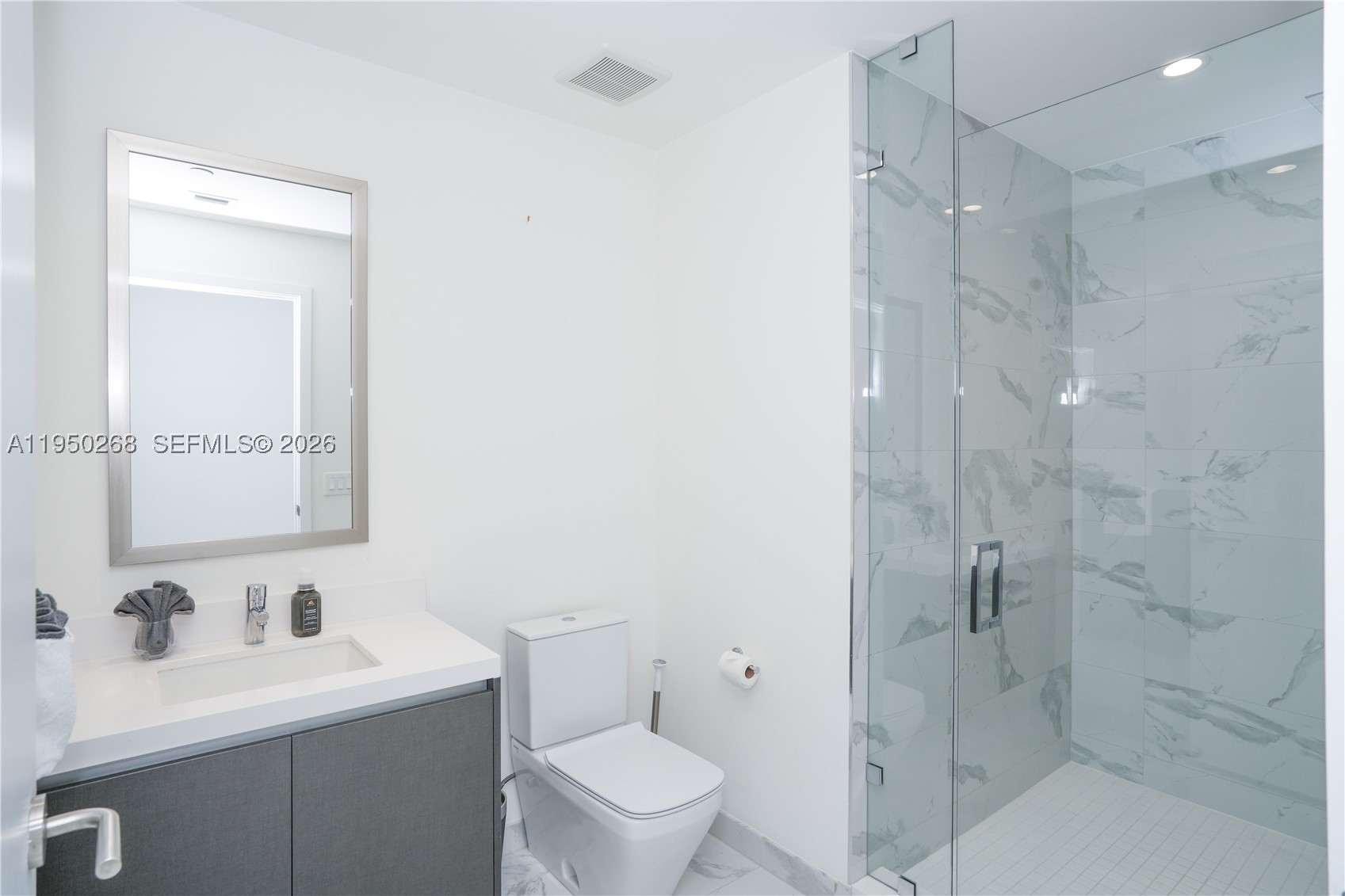 851 NE 1st Ave #2101, Miami FL 33132