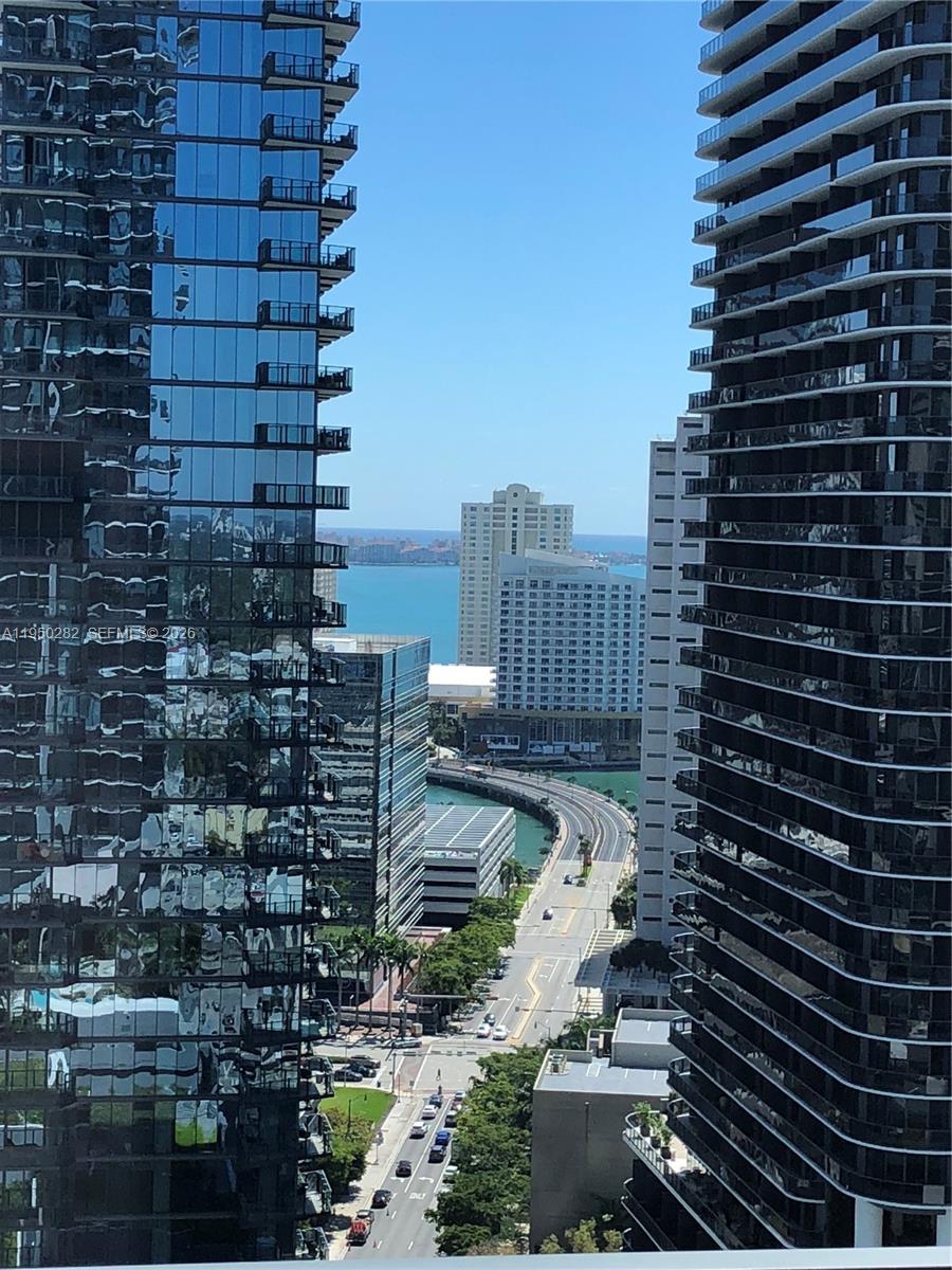 88 SW 7th St #2203, Miami FL 33130