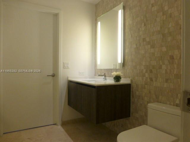 88 SW 7th St #2203, Miami FL 33130