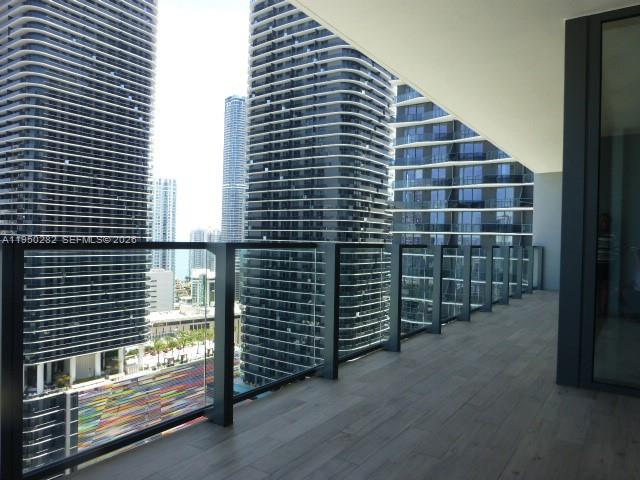 88 SW 7th St #2203, Miami FL 33130