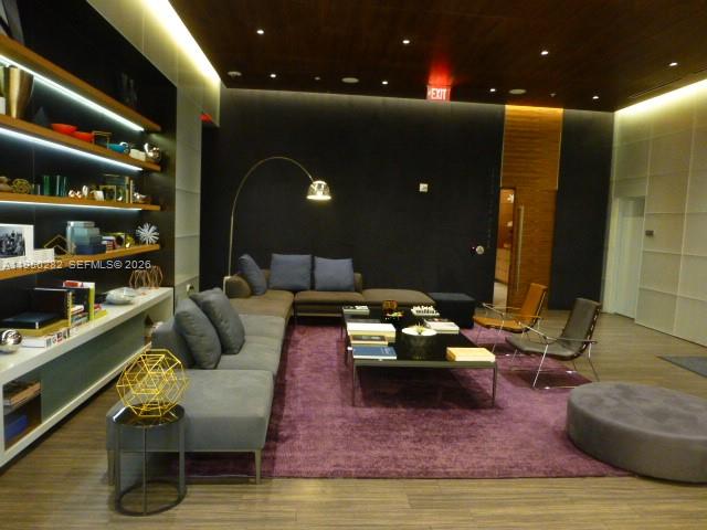 88 SW 7th St #2203, Miami FL 33130